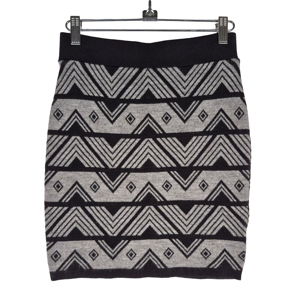 Anthropologie Bird Cage Label Gray Black Geomtric Knit Skirt Womens size Medium